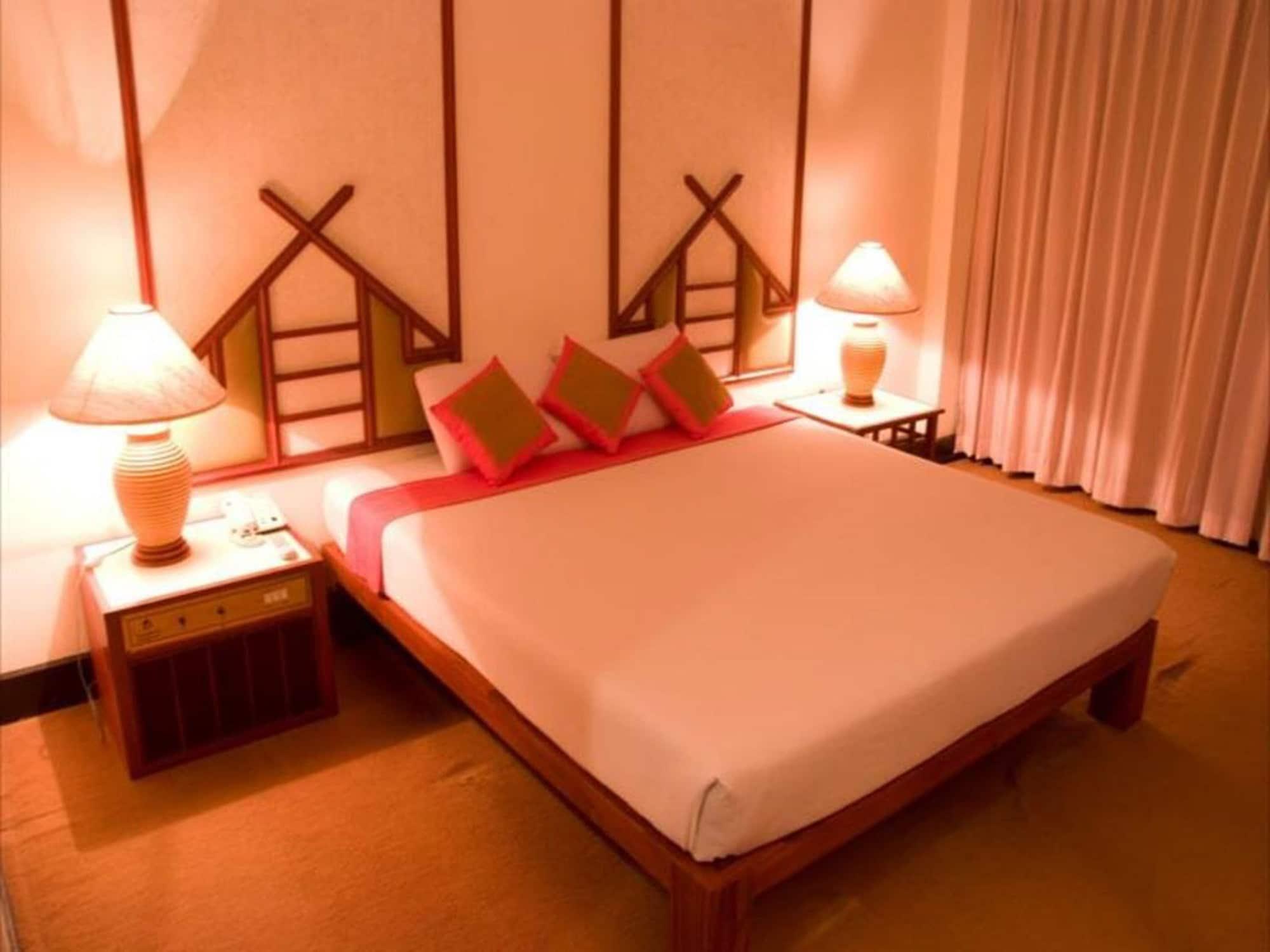Seeharaj Hotel Uttaradit Eksteriør billede