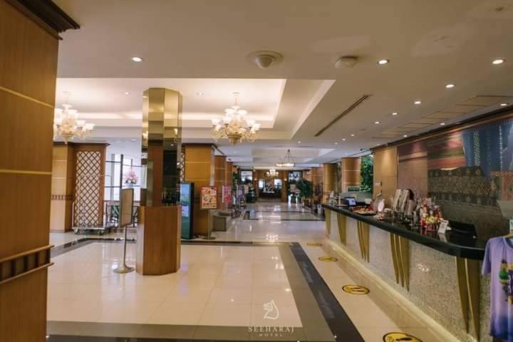 Seeharaj Hotel Uttaradit Eksteriør billede