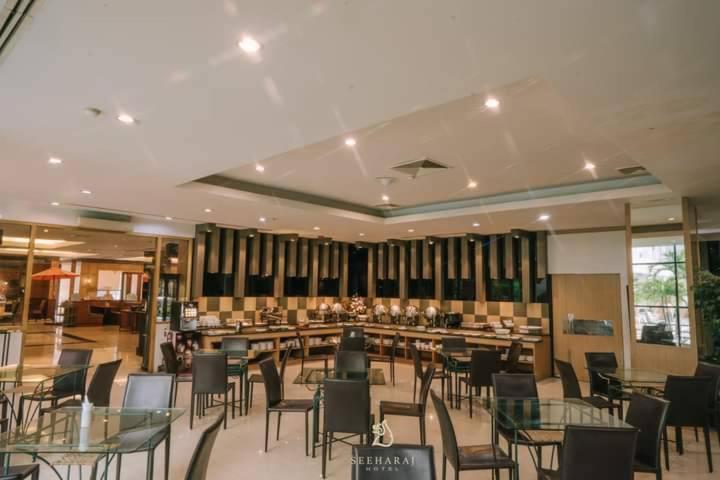 Seeharaj Hotel Uttaradit Eksteriør billede