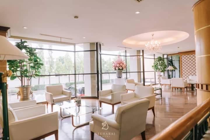 Seeharaj Hotel Uttaradit Eksteriør billede