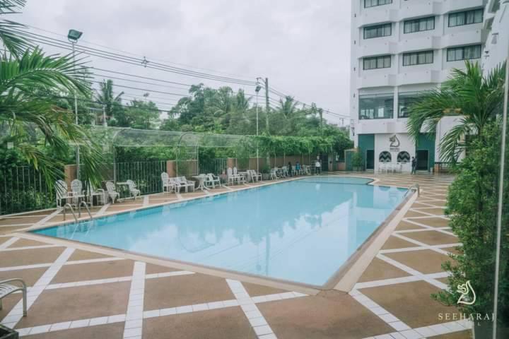 Seeharaj Hotel Uttaradit Eksteriør billede