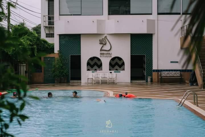 Seeharaj Hotel Uttaradit Eksteriør billede