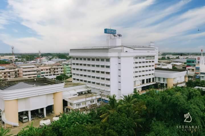 Seeharaj Hotel Uttaradit Eksteriør billede