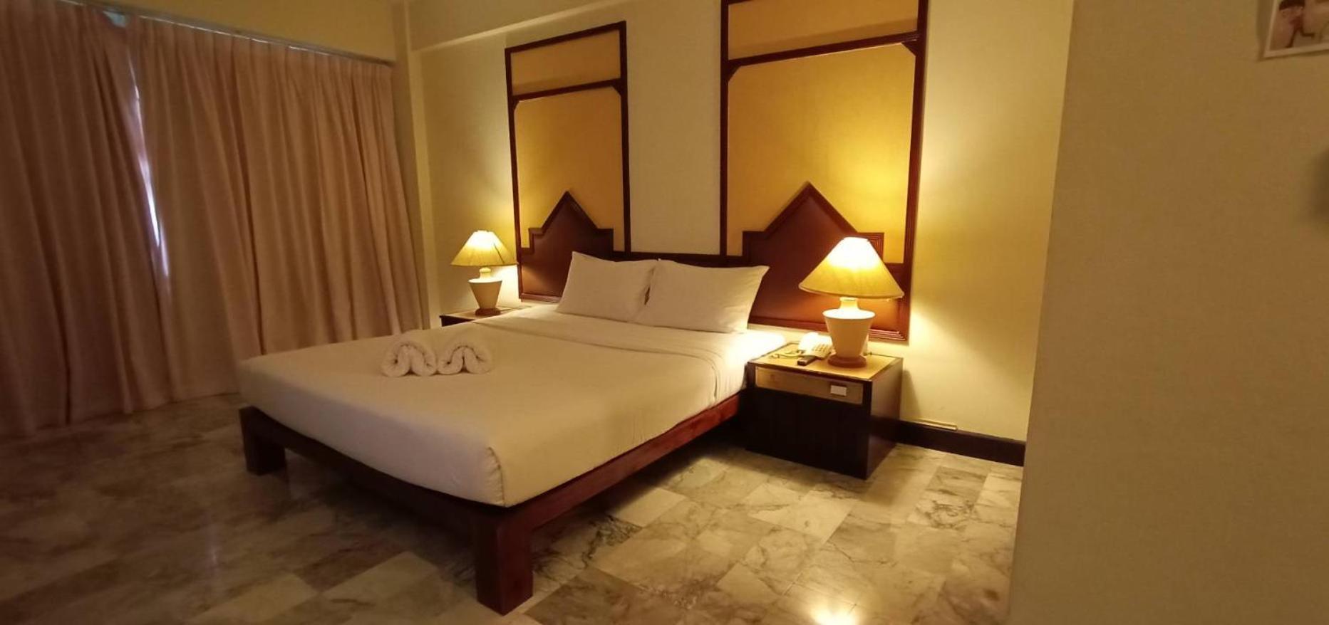 Seeharaj Hotel Uttaradit Eksteriør billede