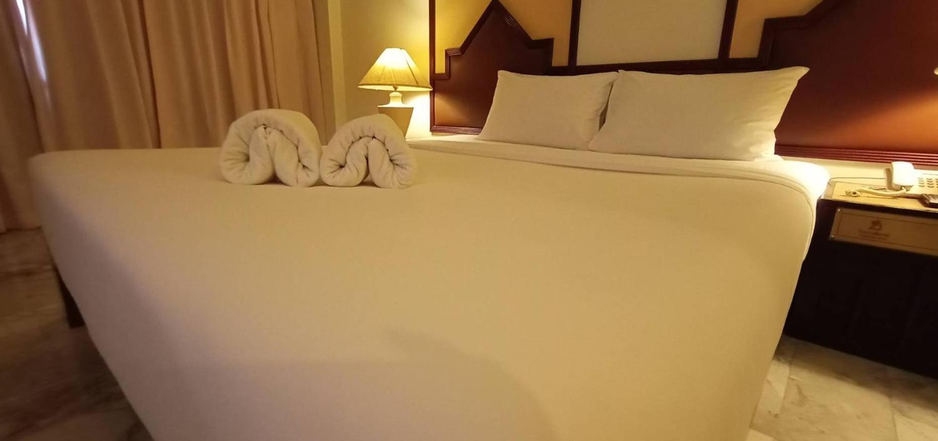 Seeharaj Hotel Uttaradit Eksteriør billede