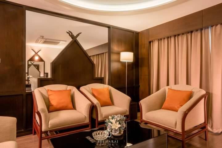 Seeharaj Hotel Uttaradit Eksteriør billede