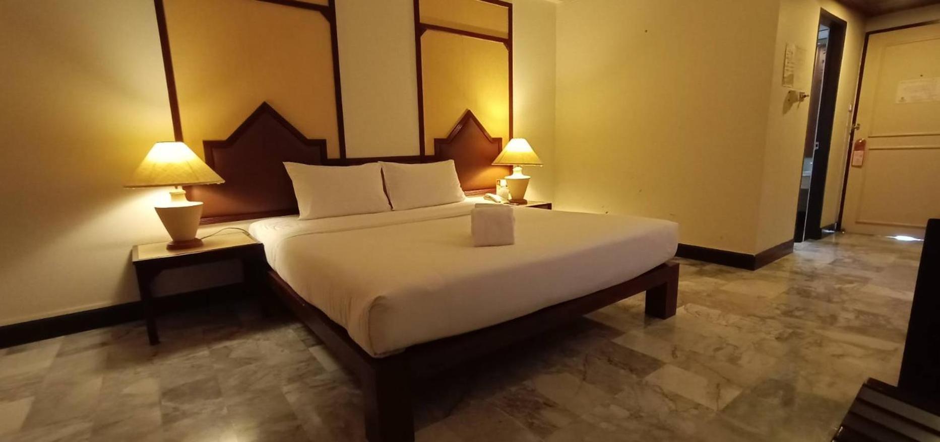 Seeharaj Hotel Uttaradit Eksteriør billede