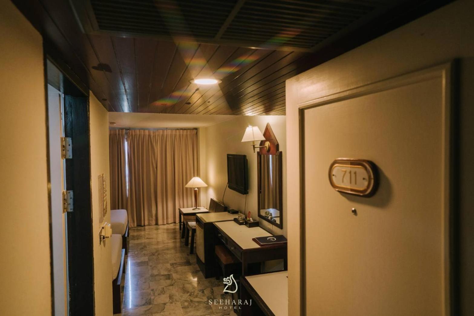 Seeharaj Hotel Uttaradit Eksteriør billede