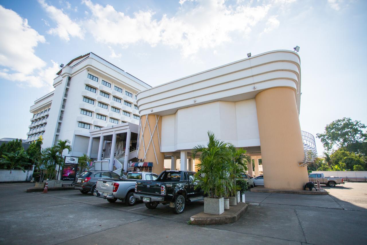 Seeharaj Hotel Uttaradit Eksteriør billede