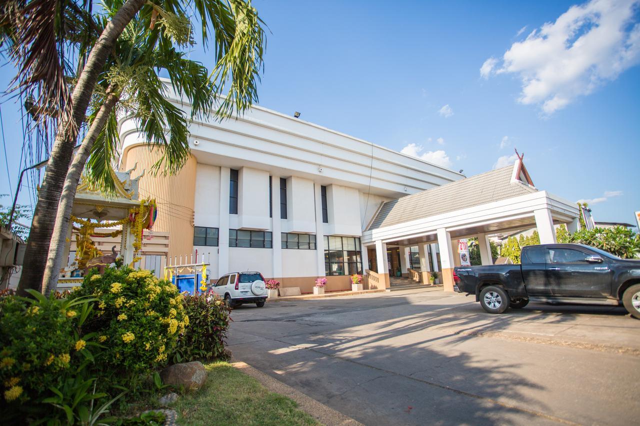 Seeharaj Hotel Uttaradit Eksteriør billede