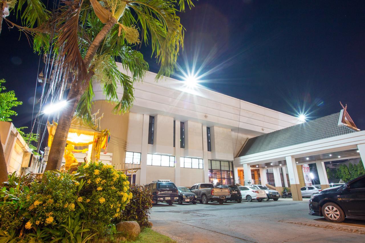 Seeharaj Hotel Uttaradit Eksteriør billede